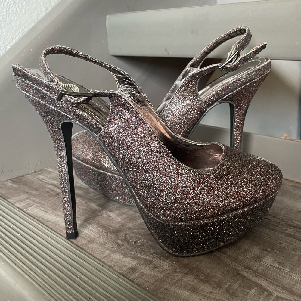 GLITTER PLATFORM HEELS!